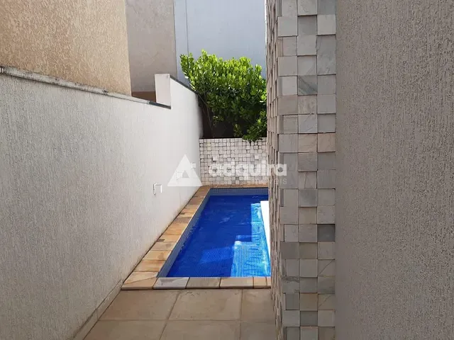 Casa com 300m² 5 quartos e 4 banheiros, à venda, no bairro Colônia Dona Luíza em Ponta Grossa