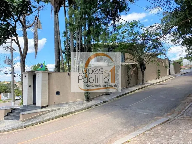 Casa com 594m² 4 quartos e 5 banheiros, à venda, no bairro Vila Santista em Atibaia