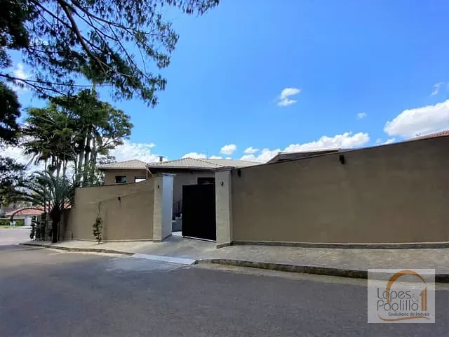Casa com 594m² 4 quartos e 5 banheiros, à venda, no bairro Vila Santista em Atibaia