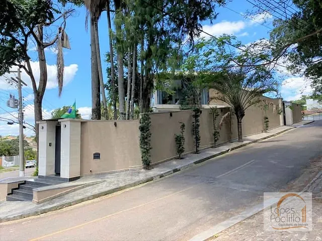 Casa com 594m² 4 quartos e 5 banheiros, à venda, no bairro Vila Santista em Atibaia