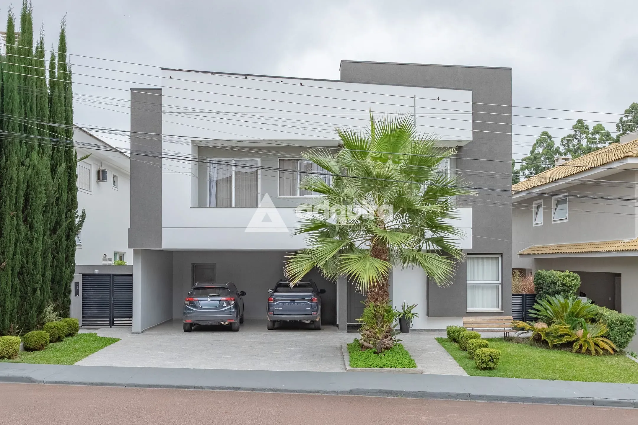 Casa, 5 quartos, 370 m² - Foto 1