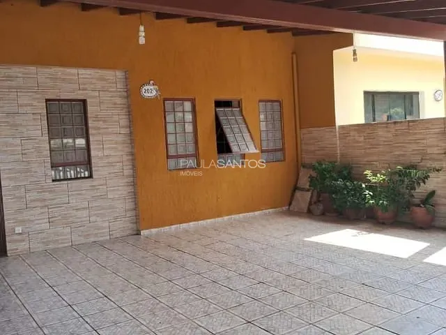 Casa com 210m² 5 quartos e 4 banheiros, à venda, no bairro Vila Trujillo em Sorocaba