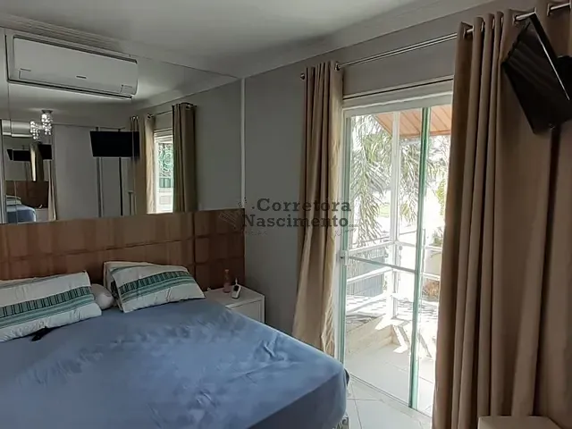 Casa com 200m² 4 quartos e 4 banheiros, à venda, no bairro Jardim Santa Maria em Jacareí
