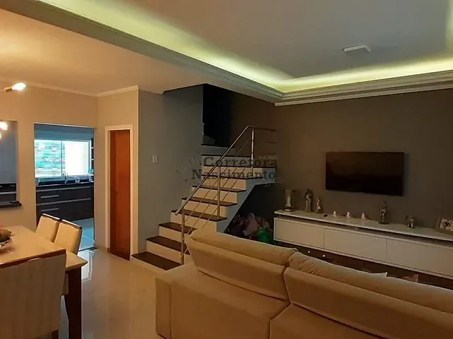 Casa com 200m² 4 quartos e 4 banheiros, à venda, no bairro Jardim Santa Maria em Jacareí
