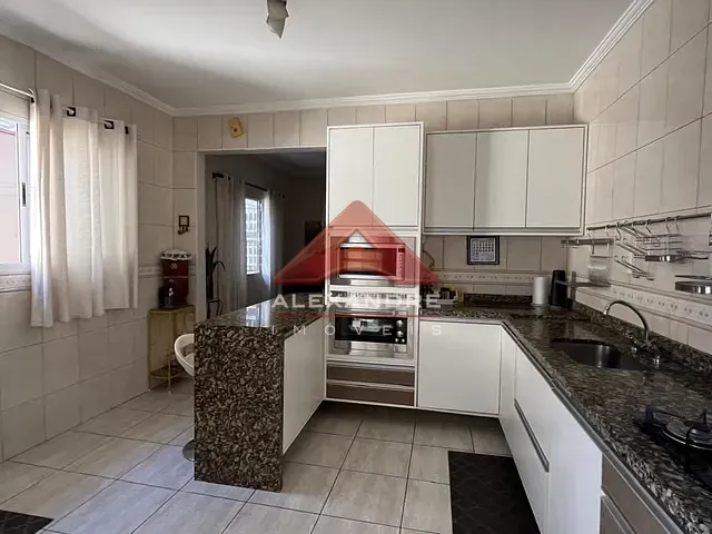 Casa com 200m² 2 quartos e 2 banheiros, à venda, no bairro Residencial Tatetuba em São José dos Campos