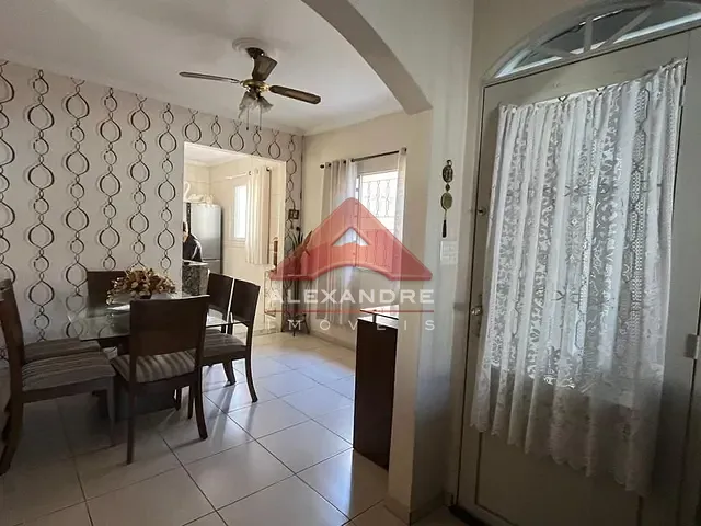 Casa com 200m² 2 quartos e 2 banheiros, à venda, no bairro Residencial Tatetuba em São José dos Campos