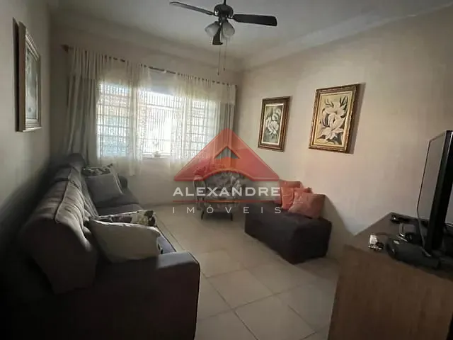Casa com 200m² 2 quartos e 2 banheiros, à venda, no bairro Residencial Tatetuba em São José dos Campos