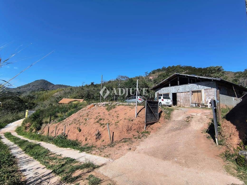 Casa à venda com 5 quartos, 190m² - Foto 2