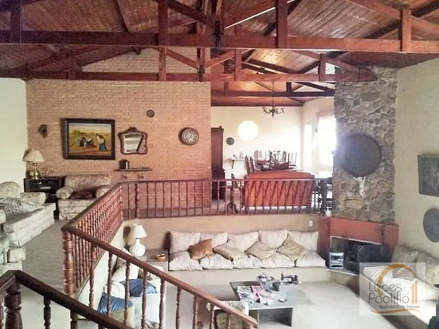 Casa com 1040m² 5 quartos e 3 banheiros, à venda, no bairro Jardim Siriema em Atibaia