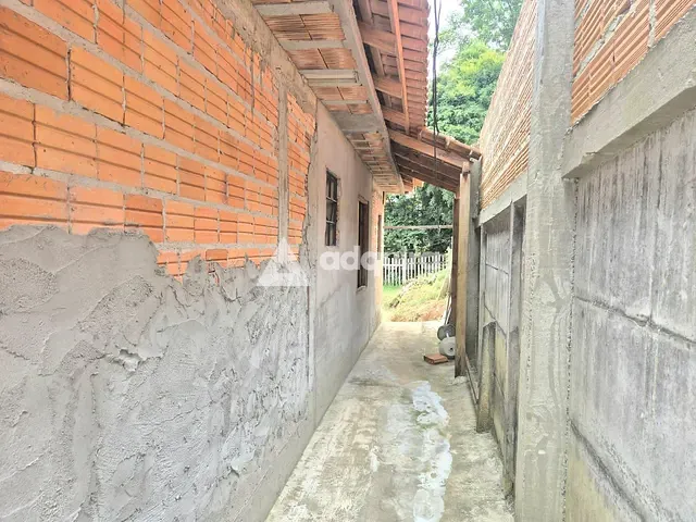 Casa com 312m² 3 quartos e 2 banheiros, à venda, no bairro Uvaranas em Ponta Grossa