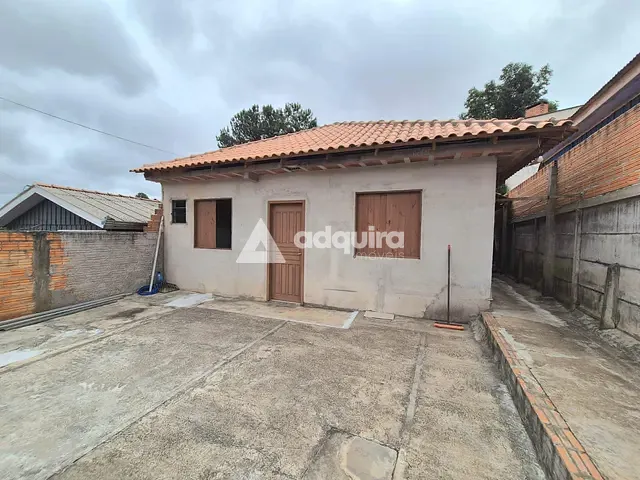 Casa com 312m² 3 quartos e 2 banheiros, à venda, no bairro Uvaranas em Ponta Grossa