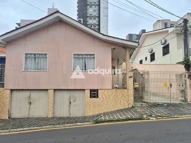 Casa com 308m² 4 quartos e 3 banheiros, à venda, no bairro Centro em Ponta Grossa