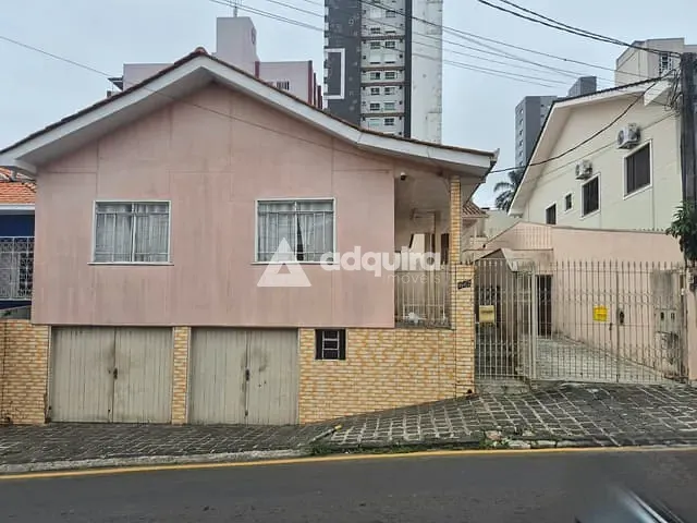 Casa com 308m² 4 quartos e 3 banheiros, à venda, no bairro Centro em Ponta Grossa
