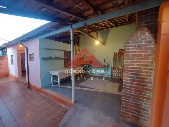 Casa com 250m² 2 quartos e 2 banheiros, à venda, no bairro Eugênio de Melo em São José dos Campos