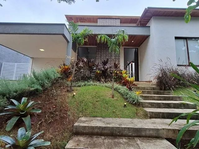 Casa com 1000m², à venda, no bairro Residencial Santa Paula em Jacareí