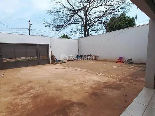 Casa com 200m² 1 quarto e 2 banheiros, à venda, no bairro Residencial Oliveira III em Campo Grande