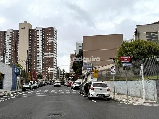 Casa com 767m², para alugar, no bairro Centro em Ponta Grossa
