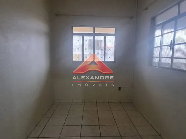 Casa com 150m² 2 quartos e 2 banheiros, à venda, no bairro Vila Sinhá em São José dos Campos
