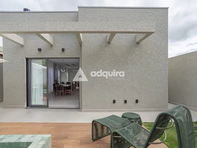Casa com 312m² 3 quartos e 3 banheiros, à venda, no bairro Orfãs em Ponta Grossa