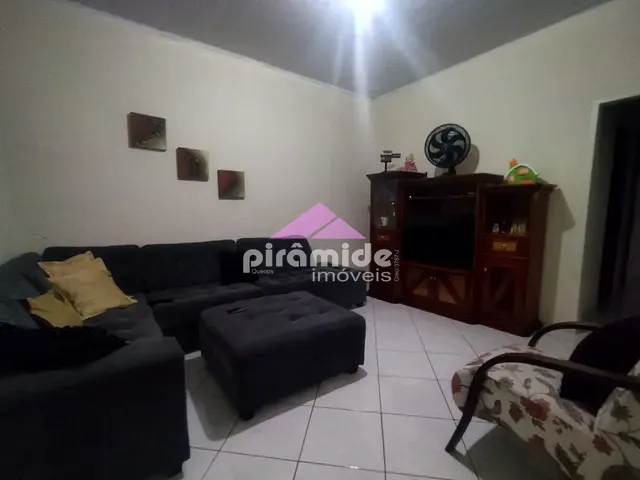 Casa com 210m² 3 quartos e 2 banheiros, à venda, no bairro Vila Rangel em São José dos Campos