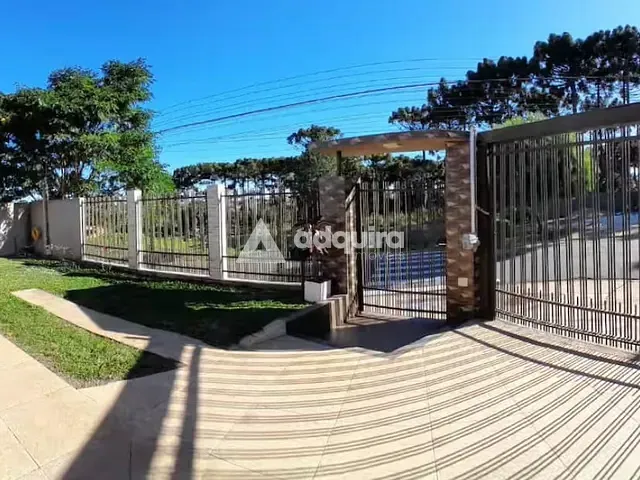 Casa com 221m² 3 quartos e 3 banheiros, à venda, no bairro Cará-cará em Ponta Grossa