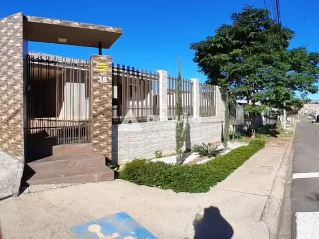 Casa com 221m² 3 quartos e 3 banheiros, à venda, no bairro Cará-cará em Ponta Grossa