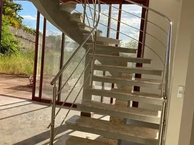 Casa com 1000m² 4 quartos e 8 banheiros, à venda ou para alugar, no bairro Parque Mirante Do Vale em Jacareí