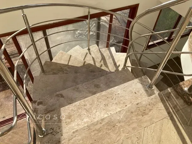 Casa com 1000m² 4 quartos e 8 banheiros, à venda ou para alugar, no bairro Parque Mirante Do Vale em Jacareí