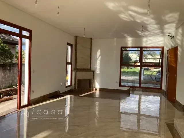 Casa com 1000m² 4 quartos e 8 banheiros, à venda ou para alugar, no bairro Parque Mirante Do Vale em Jacareí