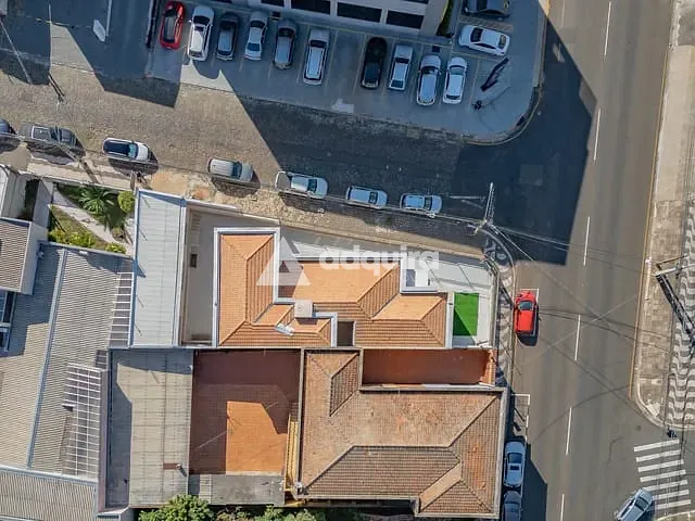 Casa com 378m², à venda, no bairro Oficinas em Ponta Grossa