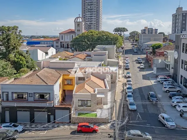Casa com 378m², à venda, no bairro Oficinas em Ponta Grossa