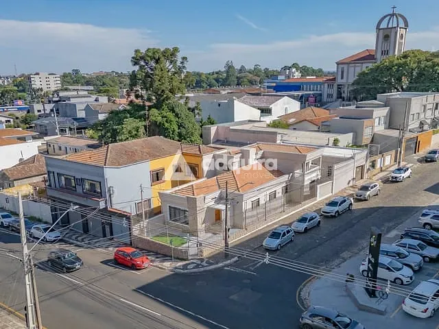 Casa com 378m², à venda, no bairro Oficinas em Ponta Grossa