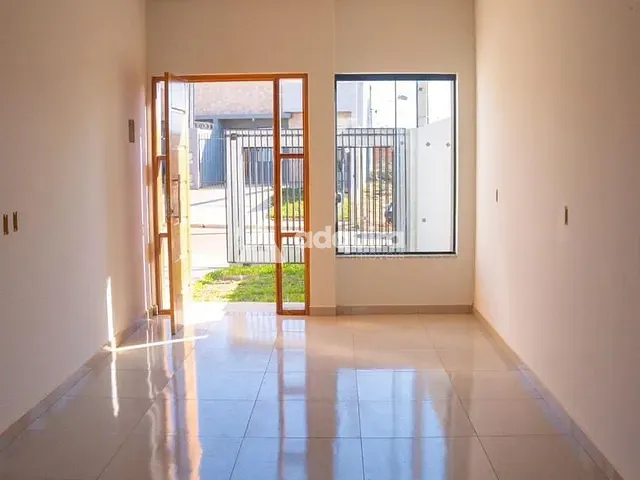 Casa 3 quartos e 2 banheiros, à venda ou para alugar, no bairro Cará-Cará em Ponta Grossa
