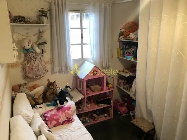 Casa 2 quartos e 1 banheiro, à venda, no bairro Quiririm em Taubaté