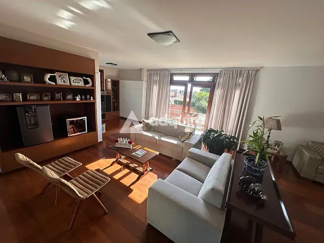 Casa com 1000m² 4 quartos e 3 banheiros, à venda, no bairro Estrela em Ponta Grossa