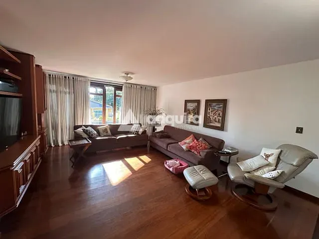 Casa com 1000m² 4 quartos e 3 banheiros, à venda, no bairro Estrela em Ponta Grossa