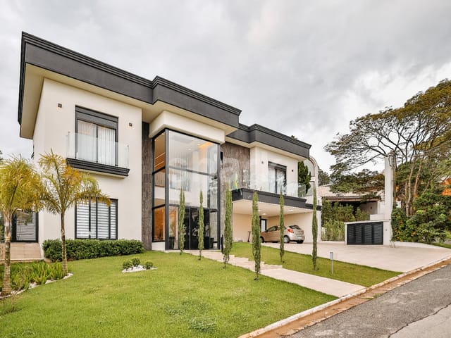 Casa com 800m² 4 quartos e 6 banheiros, à venda, no bairro Alphaville em Santana de Parnaíba