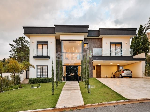 Casa com 800m² 4 quartos e 6 banheiros, à venda, no bairro Alphaville em Santana de Parnaíba