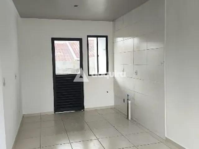 Casa 2 quartos e 1 banheiro, à venda, no bairro Cará-Cará em Ponta Grossa