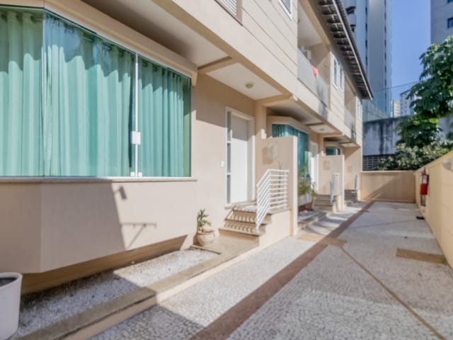 Foto do Casa - Casa no condomínio Condomínio Albert Einstein para venda com 4 quartos, sendo 4 suítes, 251m² | Lares e Andares Imóveis