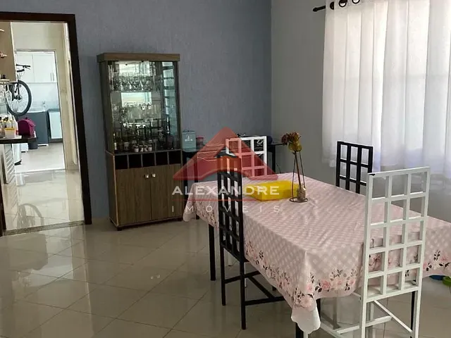 Casa com 125m² 3 quartos e 1 banheiro, à venda, no bairro Loteamento Residencial Vista Linda em São José dos Campos