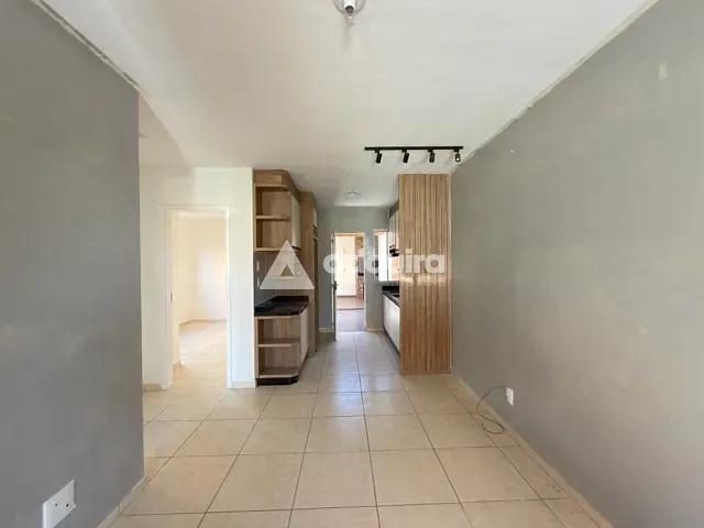 Casa com 59m² 2 quartos e 1 banheiro, à venda ou para alugar, no bairro Cará-cará em Ponta Grossa