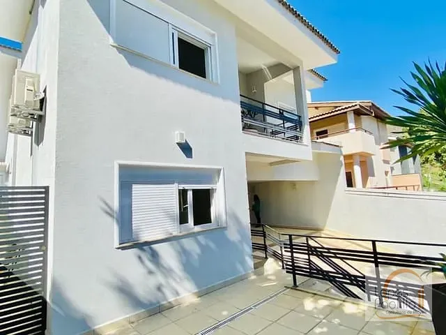 Casa com 360m² 3 quartos e 4 banheiros, à venda, no bairro Parque Arco Iris em Atibaia