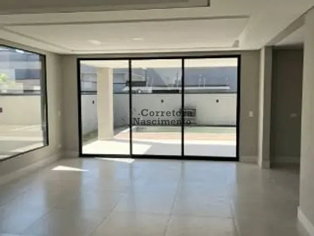 Casa com 230m², à venda, no bairro Bairro do Grama em Caçapava