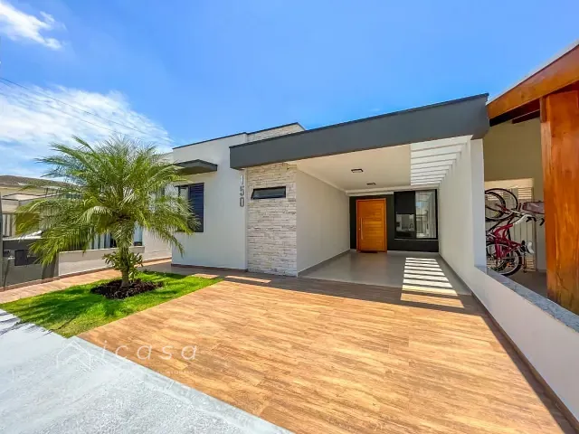 Casa com 300m² 3 quartos e 3 banheiros, à venda, no bairro Centro em Taubaté