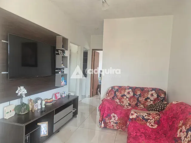 Casa com 250m² 2 quartos e 1 banheiro, à venda, no bairro Cará-cará em Ponta Grossa
