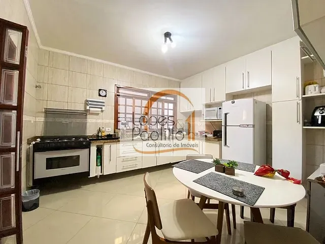 Casa com 340m² 6 quartos e 4 banheiros, à venda, no bairro Vila Mazzei em São Paulo