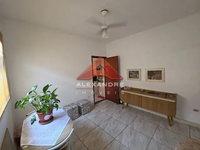 Casa com 150m² 3 quartos e 2 banheiros, à venda, no bairro Vila Tatetuba em São José dos Campos