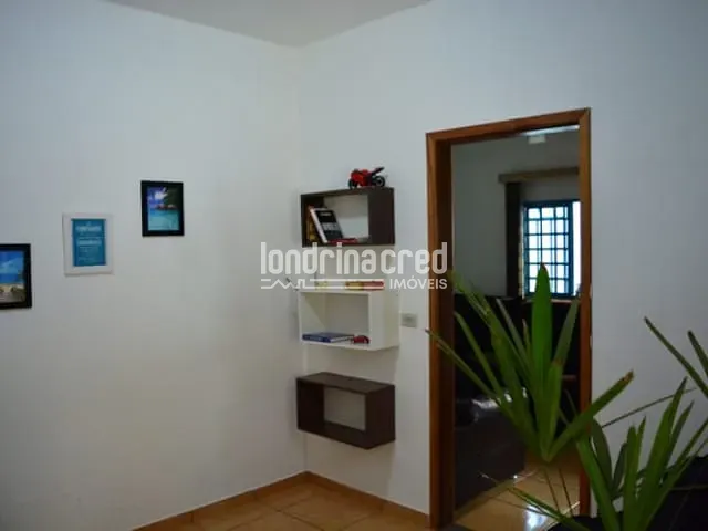 Casa com 398m², à venda, no bairro Vila Esperança em Ibiporã