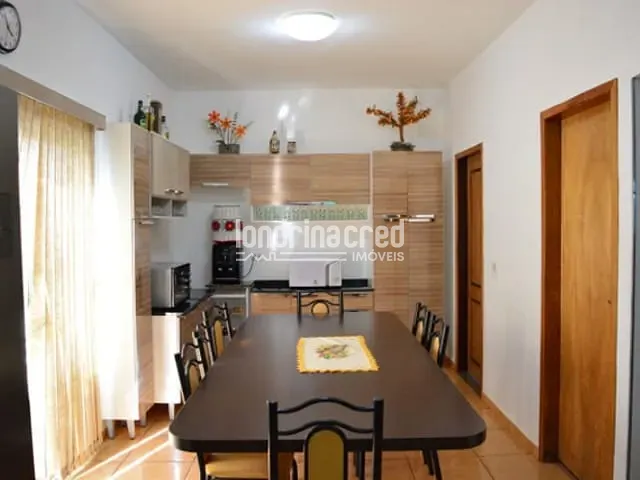 Casa com 398m², à venda, no bairro Vila Esperança em Ibiporã